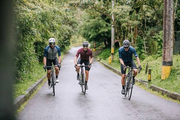 Comment choisir des vêtements pour le cyclotourisme ?