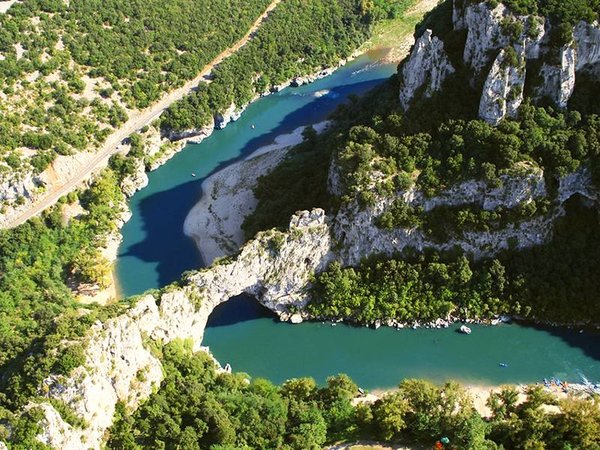 Les meilleurs circuits de via ferrata en Ardèche
